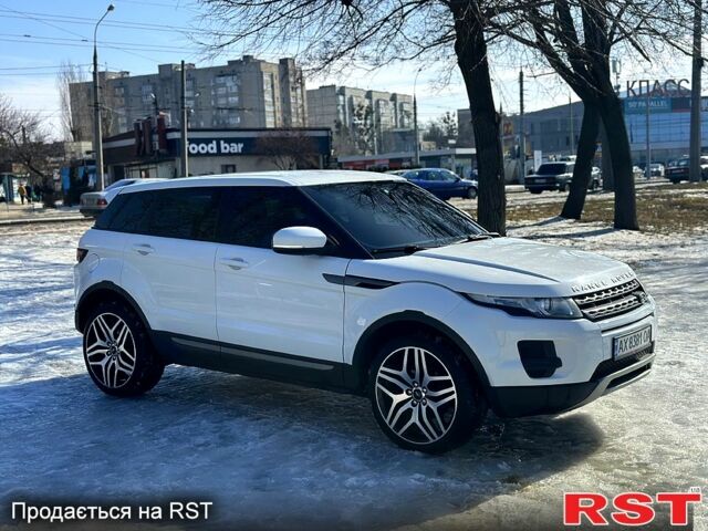 Білий Ленд Ровер Рендж Ровер Евок, об'ємом двигуна 2.2 л та пробігом 22300 тис. км за 16300 $, фото 4 на Automoto.ua