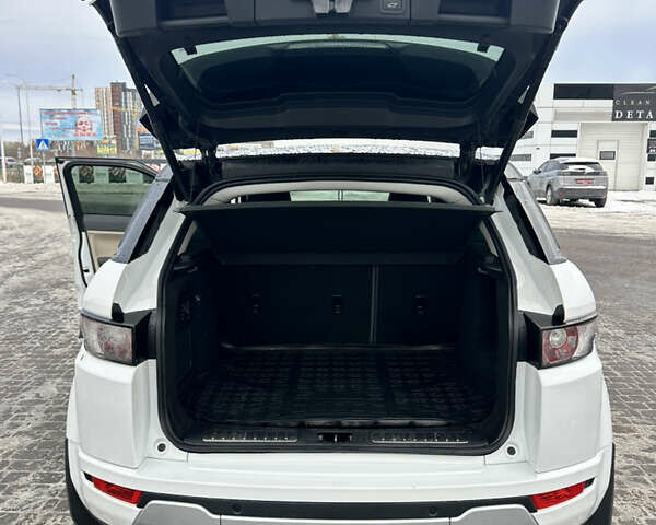 Білий Ленд Ровер Рендж Ровер Евок, об'ємом двигуна 2.18 л та пробігом 130 тис. км за 19999 $, фото 21 на Automoto.ua