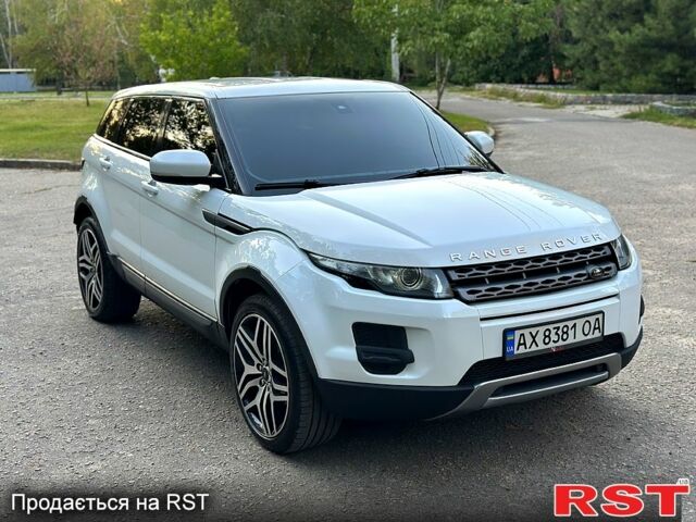 Белый Ленд Ровер Рендж Ровер Эвок, объемом двигателя 2.2 л и пробегом 220 тыс. км за 16800 $, фото 2 на Automoto.ua