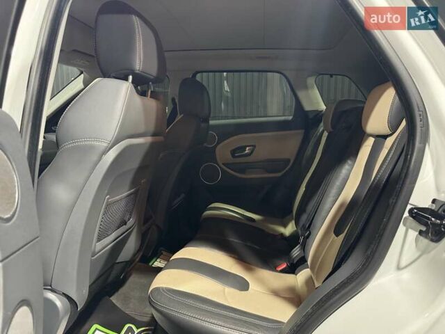 Белый Ленд Ровер Рендж Ровер Эвок, объемом двигателя 2.18 л и пробегом 72 тыс. км за 18999 $, фото 16 на Automoto.ua