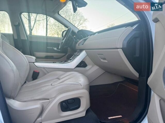 Белый Ленд Ровер Рендж Ровер Эвок, объемом двигателя 2.18 л и пробегом 77 тыс. км за 18500 $, фото 17 на Automoto.ua