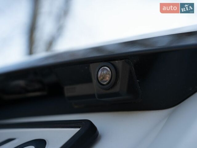 Белый Ленд Ровер Рендж Ровер Эвок, объемом двигателя 2.2 л и пробегом 148 тыс. км за 19000 $, фото 33 на Automoto.ua