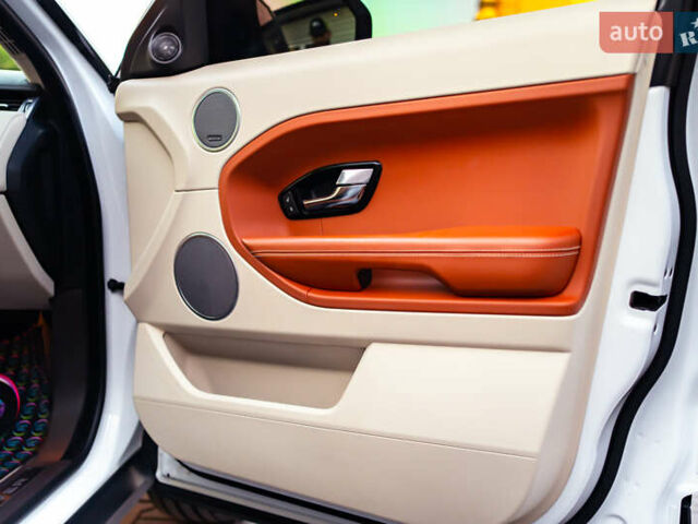 Белый Ленд Ровер Рендж Ровер Эвок, объемом двигателя 2 л и пробегом 73 тыс. км за 17700 $, фото 66 на Automoto.ua