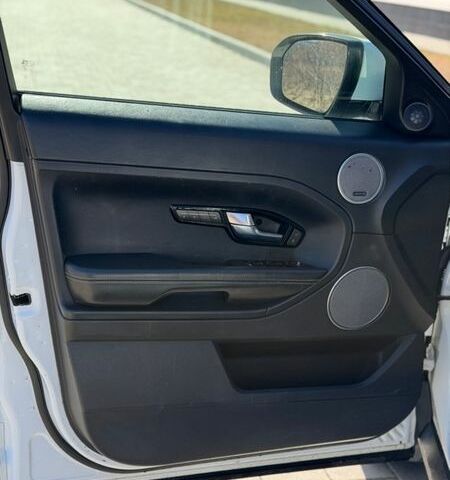 Білий Ленд Ровер Рендж Ровер Евок, об'ємом двигуна 2 л та пробігом 179 тис. км за 11900 $, фото 13 на Automoto.ua