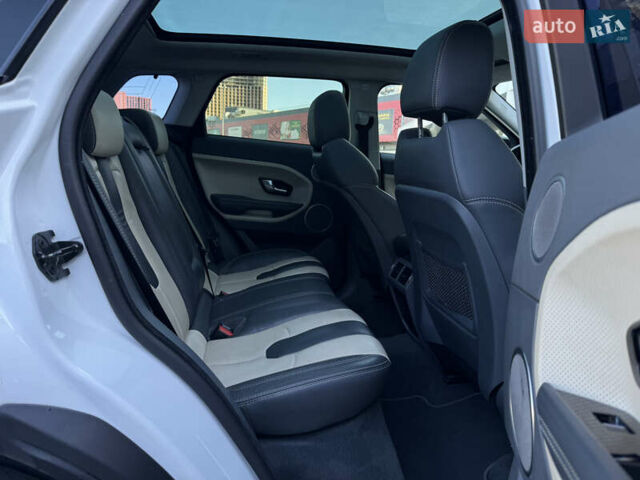 Ленд Ровер Рендж Ровер Эвок 2013 в Киеве на Automoto.ua Белый Ленд Ровер Рендж Ровер Эвок, объемом двигателя 2.18 л и пробегом 124 тыс. км за 18500 $, фото 19 на Automoto.ua