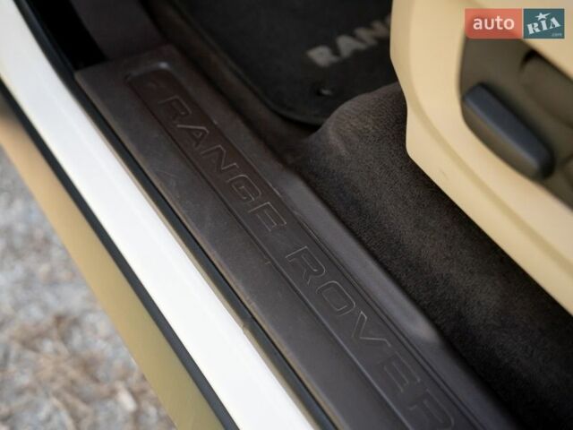 Белый Ленд Ровер Рендж Ровер Эвок, объемом двигателя 2.2 л и пробегом 148 тыс. км за 19000 $, фото 38 на Automoto.ua