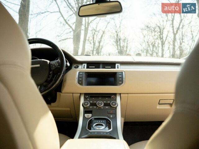 Белый Ленд Ровер Рендж Ровер Эвок, объемом двигателя 2.2 л и пробегом 148 тыс. км за 19000 $, фото 32 на Automoto.ua