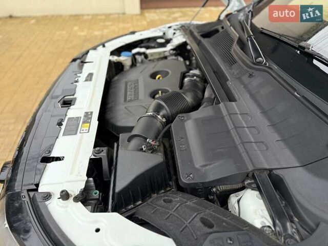 Белый Ленд Ровер Рендж Ровер Эвок, объемом двигателя 2 л и пробегом 104 тыс. км за 18900 $, фото 61 на Automoto.ua