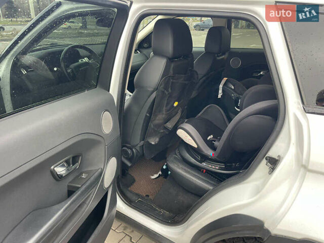 Белый Ленд Ровер Рендж Ровер Эвок, объемом двигателя 2.18 л и пробегом 196 тыс. км за 17950 $, фото 13 на Automoto.ua