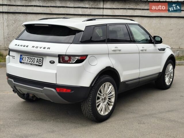 Белый Ленд Ровер Рендж Ровер Эвок, объемом двигателя 2.2 л и пробегом 207 тыс. км за 16500 $, фото 2 на Automoto.ua