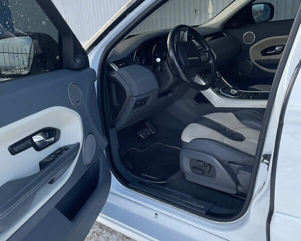 Білий Ленд Ровер Рендж Ровер Евок, об'ємом двигуна 2.18 л та пробігом 208 тис. км за 19500 $, фото 27 на Automoto.ua