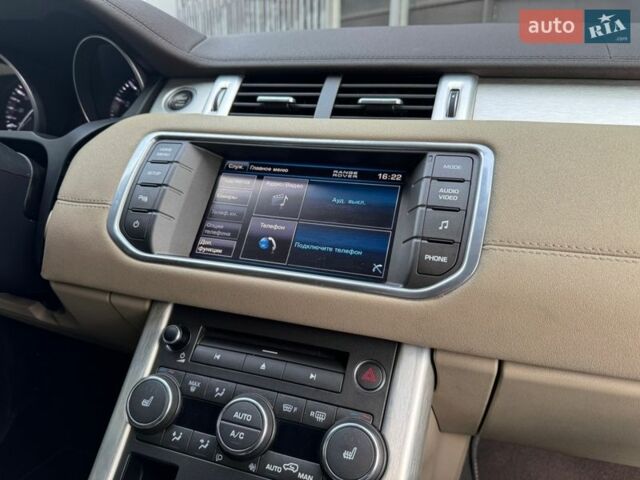 Белый Ленд Ровер Рендж Ровер Эвок, объемом двигателя 2 л и пробегом 241 тыс. км за 13200 $, фото 19 на Automoto.ua