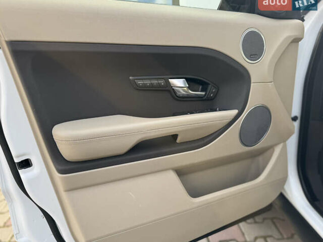 Ленд Ровер Рендж Ровер Эвок 2013 в Одессе на Automoto.ua Белый Ленд Ровер Рендж Ровер Эвок, объемом двигателя 2 л и пробегом 169 тыс. км за 16500 $, фото 24 на Automoto.ua