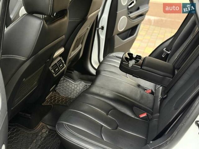 Білий Ленд Ровер Рендж Ровер Евок, об'ємом двигуна 2 л та пробігом 104 тис. км за 17950 $, фото 41 на Automoto.ua