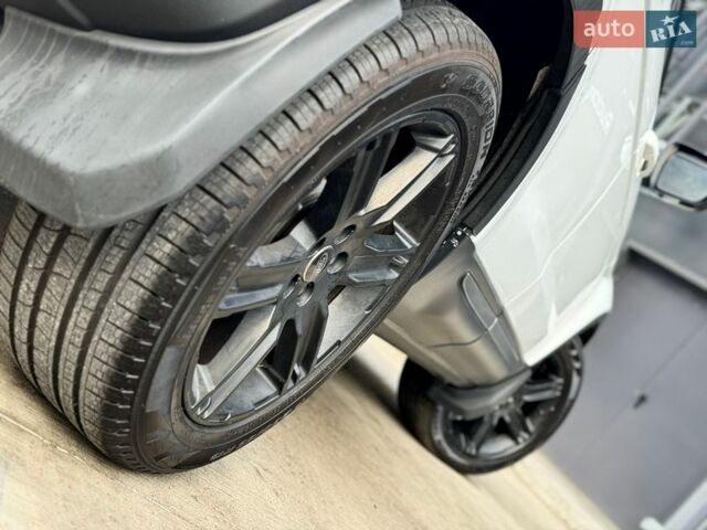 Белый Ленд Ровер Рендж Ровер Эвок, объемом двигателя 2 л и пробегом 241 тыс. км за 13200 $, фото 41 на Automoto.ua