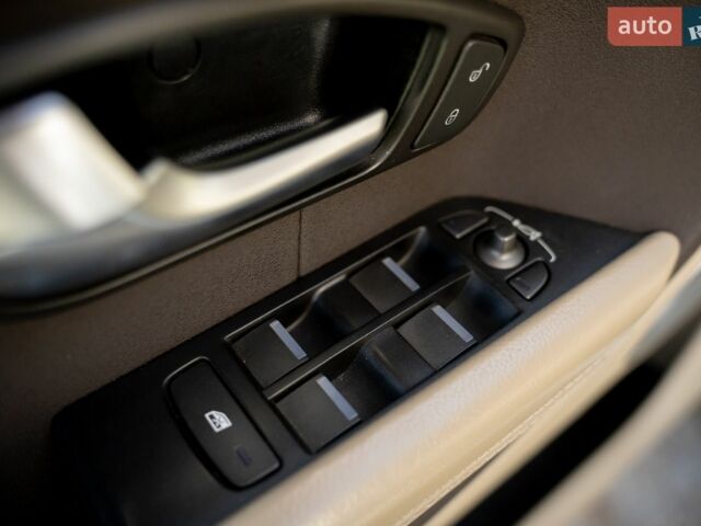 Белый Ленд Ровер Рендж Ровер Эвок, объемом двигателя 2.2 л и пробегом 150 тыс. км за 17000 $, фото 40 на Automoto.ua