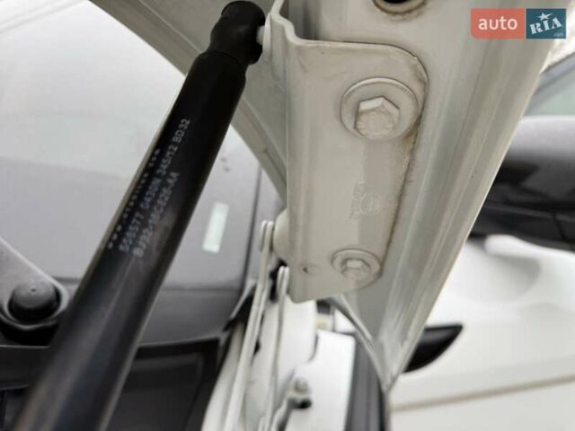 Белый Ленд Ровер Рендж Ровер Эвок, объемом двигателя 2 л и пробегом 104 тыс. км за 18900 $, фото 63 на Automoto.ua