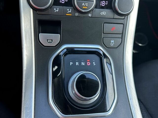 Білий Ленд Ровер Рендж Ровер Евок, об'ємом двигуна 1.9 л та пробігом 132 тис. км за 17500 $, фото 3 на Automoto.ua