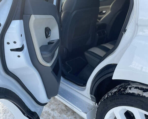 Білий Ленд Ровер Рендж Ровер Евок, об'ємом двигуна 2.18 л та пробігом 208 тис. км за 19500 $, фото 26 на Automoto.ua