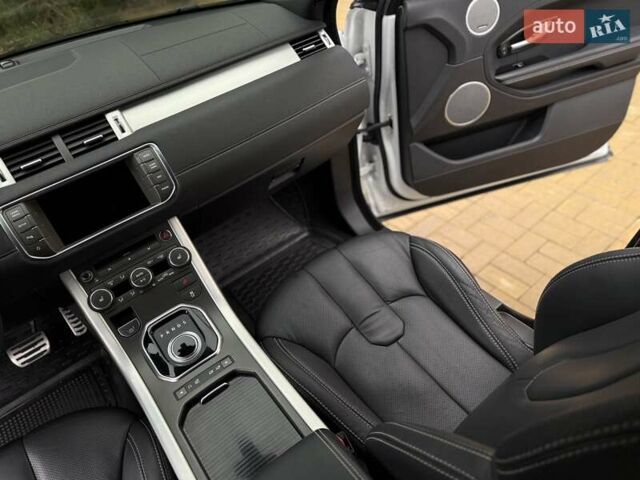 Білий Ленд Ровер Рендж Ровер Евок, об'ємом двигуна 2 л та пробігом 104 тис. км за 16900 $, фото 41 на Automoto.ua