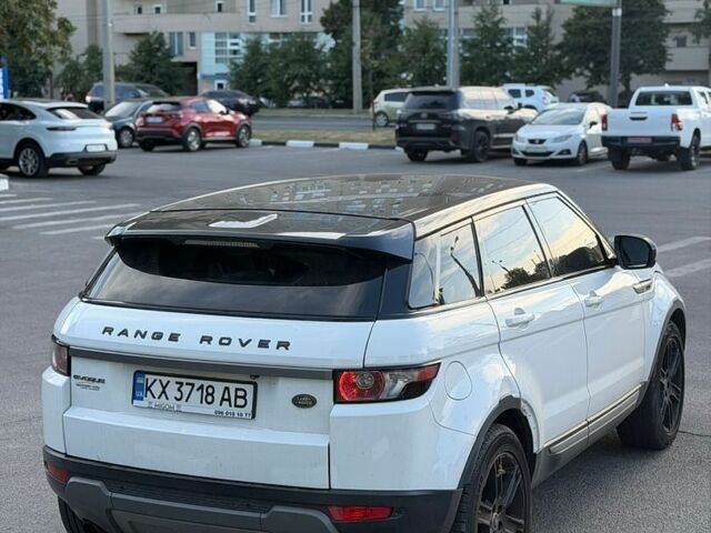 Білий Ленд Ровер Рендж Ровер Евок, об'ємом двигуна 2 л та пробігом 200 тис. км за 12500 $, фото 15 на Automoto.ua