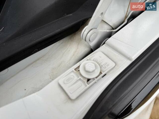 Белый Ленд Ровер Рендж Ровер Эвок, объемом двигателя 2 л и пробегом 104 тыс. км за 18900 $, фото 62 на Automoto.ua
