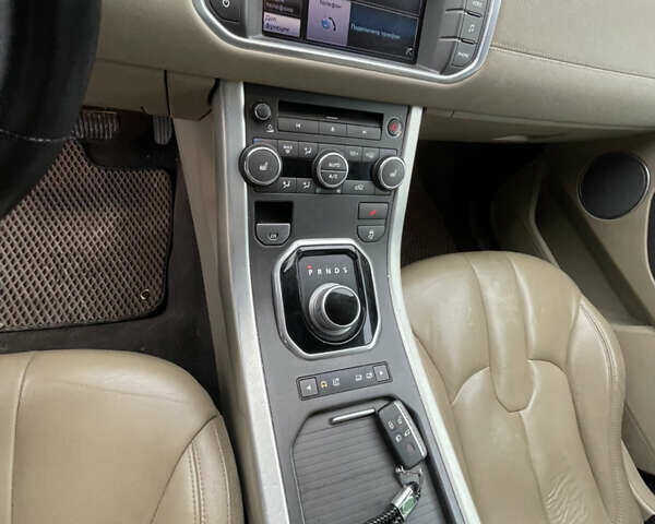 Белый Ленд Ровер Рендж Ровер Эвок, объемом двигателя 2.18 л и пробегом 276 тыс. км за 16300 $, фото 16 на Automoto.ua