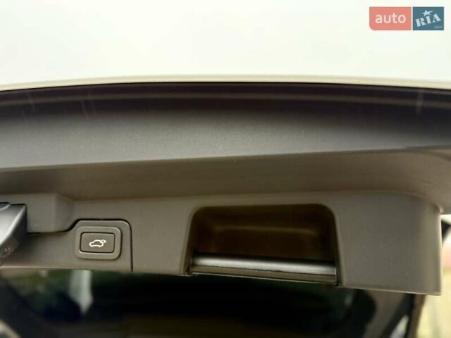 Белый Ленд Ровер Рендж Ровер Эвок, объемом двигателя 2 л и пробегом 104 тыс. км за 18900 $, фото 66 на Automoto.ua