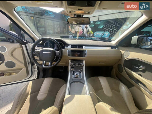 Белый Ленд Ровер Рендж Ровер Эвок, объемом двигателя 2 л и пробегом 197 тыс. км за 18900 $, фото 3 на Automoto.ua
