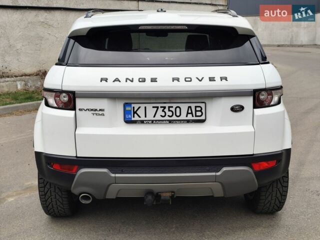 Белый Ленд Ровер Рендж Ровер Эвок, объемом двигателя 2.2 л и пробегом 207 тыс. км за 16500 $, фото 3 на Automoto.ua