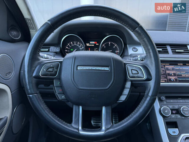 Ленд Ровер Рендж Ровер Эвок 2013 в Киеве на Automoto.ua Белый Ленд Ровер Рендж Ровер Эвок, объемом двигателя 2.18 л и пробегом 124 тыс. км за 18500 $, фото 32 на Automoto.ua