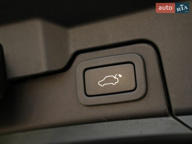 Белый Ленд Ровер Рендж Ровер Эвок, объемом двигателя 2.2 л и пробегом 148 тыс. км за 19000 $, фото 28 на Automoto.ua