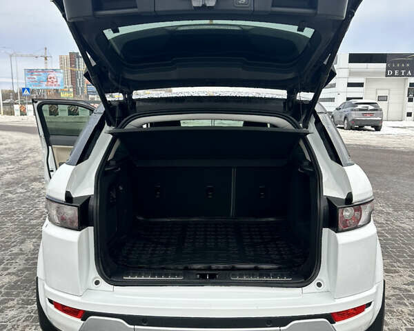 Білий Ленд Ровер Рендж Ровер Евок, об'ємом двигуна 2.18 л та пробігом 130 тис. км за 19999 $, фото 22 на Automoto.ua