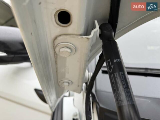 Белый Ленд Ровер Рендж Ровер Эвок, объемом двигателя 2 л и пробегом 104 тыс. км за 18900 $, фото 65 на Automoto.ua