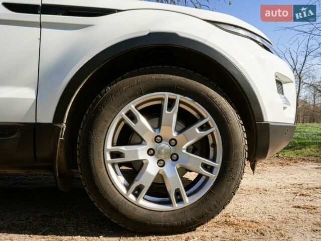 Белый Ленд Ровер Рендж Ровер Эвок, объемом двигателя 2.2 л и пробегом 148 тыс. км за 19000 $, фото 6 на Automoto.ua