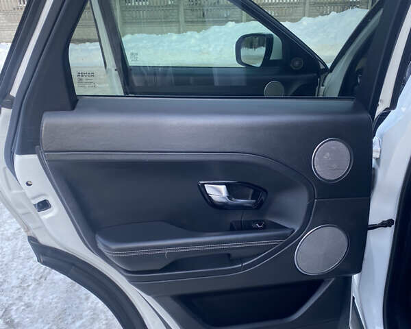 Белый Ленд Ровер Рендж Ровер Эвок, объемом двигателя 2 л и пробегом 180 тыс. км за 11900 $, фото 10 на Automoto.ua