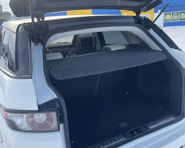 Білий Ленд Ровер Рендж Ровер Евок, об'ємом двигуна 2.18 л та пробігом 208 тис. км за 19500 $, фото 35 на Automoto.ua