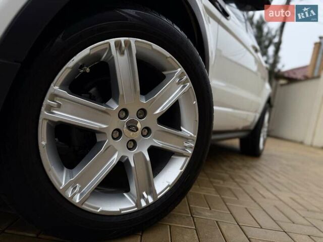 Білий Ленд Ровер Рендж Ровер Евок, об'ємом двигуна 2 л та пробігом 104 тис. км за 16900 $, фото 25 на Automoto.ua