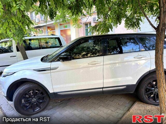 Білий Ленд Ровер Рендж Ровер Евок, об'ємом двигуна 2.2 л та пробігом 145 тис. км за 20000 $, фото 1 на Automoto.ua