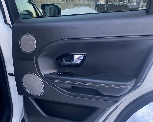 Белый Ленд Ровер Рендж Ровер Эвок, объемом двигателя 2 л и пробегом 180 тыс. км за 11900 $, фото 12 на Automoto.ua