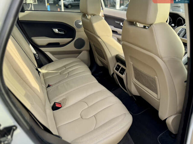 Ленд Ровер Рендж Ровер Эвок 2013 в Одессе на Automoto.ua Белый Ленд Ровер Рендж Ровер Эвок, объемом двигателя 2 л и пробегом 169 тыс. км за 16500 $, фото 30 на Automoto.ua