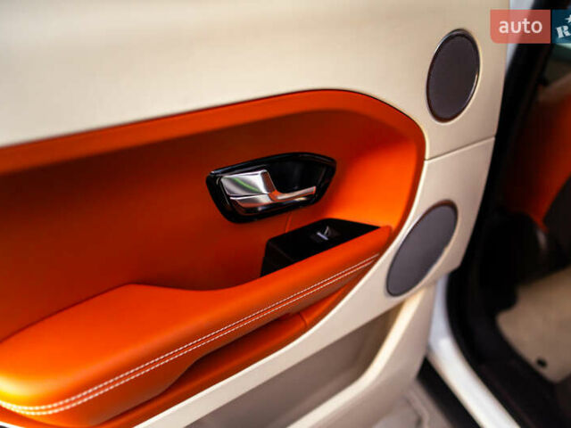 Белый Ленд Ровер Рендж Ровер Эвок, объемом двигателя 2 л и пробегом 73 тыс. км за 17700 $, фото 64 на Automoto.ua