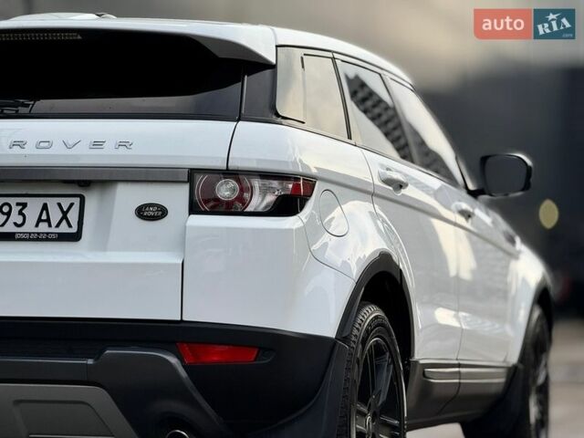 Белый Ленд Ровер Рендж Ровер Эвок, объемом двигателя 2 л и пробегом 241 тыс. км за 13200 $, фото 3 на Automoto.ua