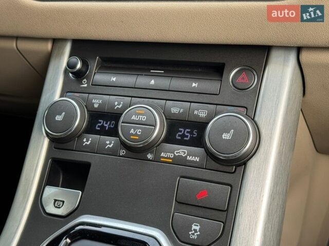 Белый Ленд Ровер Рендж Ровер Эвок, объемом двигателя 2 л и пробегом 241 тыс. км за 13200 $, фото 20 на Automoto.ua