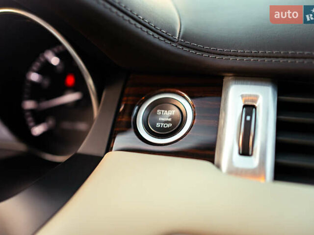 Белый Ленд Ровер Рендж Ровер Эвок, объемом двигателя 2 л и пробегом 73 тыс. км за 17700 $, фото 55 на Automoto.ua