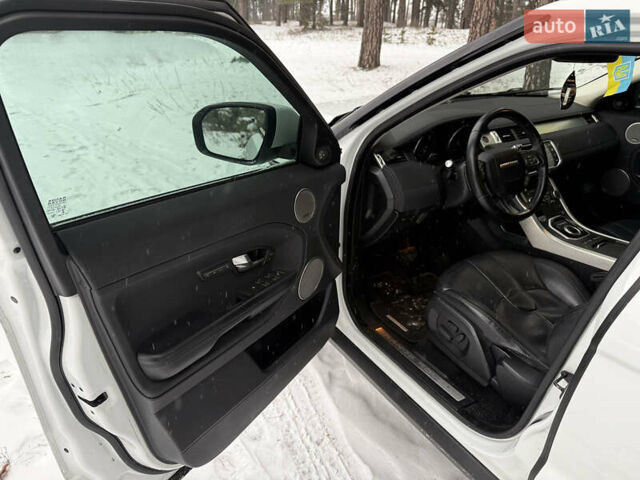 Білий Ленд Ровер Рендж Ровер Евок, об'ємом двигуна 2 л та пробігом 185 тис. км за 15500 $, фото 6 на Automoto.ua