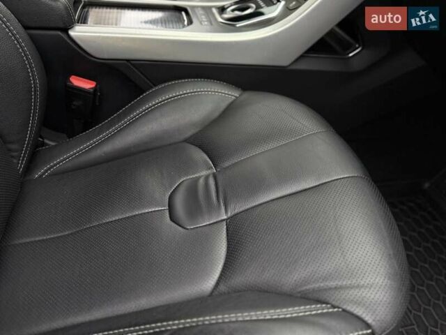 Білий Ленд Ровер Рендж Ровер Евок, об'ємом двигуна 2 л та пробігом 104 тис. км за 17950 $, фото 52 на Automoto.ua