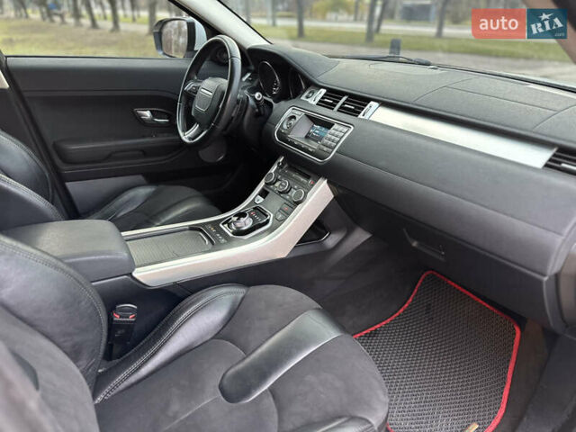 Белый Ленд Ровер Рендж Ровер Эвок, объемом двигателя 2.2 л и пробегом 220 тыс. км за 15600 $, фото 32 на Automoto.ua