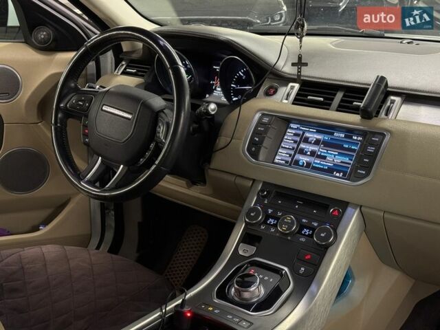Белый Ленд Ровер Рендж Ровер Эвок, объемом двигателя 2.18 л и пробегом 155 тыс. км за 19399 $, фото 24 на Automoto.ua