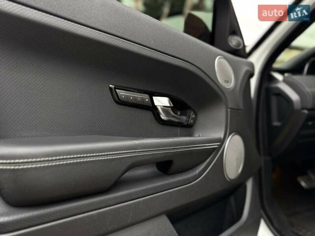 Белый Ленд Ровер Рендж Ровер Эвок, объемом двигателя 2 л и пробегом 104 тыс. км за 18900 $, фото 43 на Automoto.ua